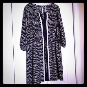Black&White Patterned 3/4 sleeve Dress